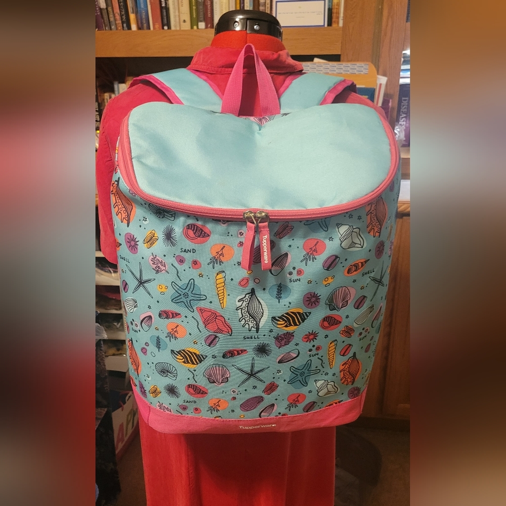 Tupperware Insulated Backpack - Picture 12 of 12